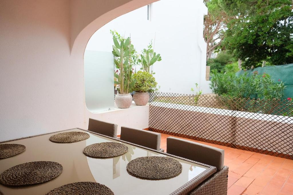 Bloom Place VALE DO LOBO - Apartamento acolhedor com terraço, Vale do Lobo