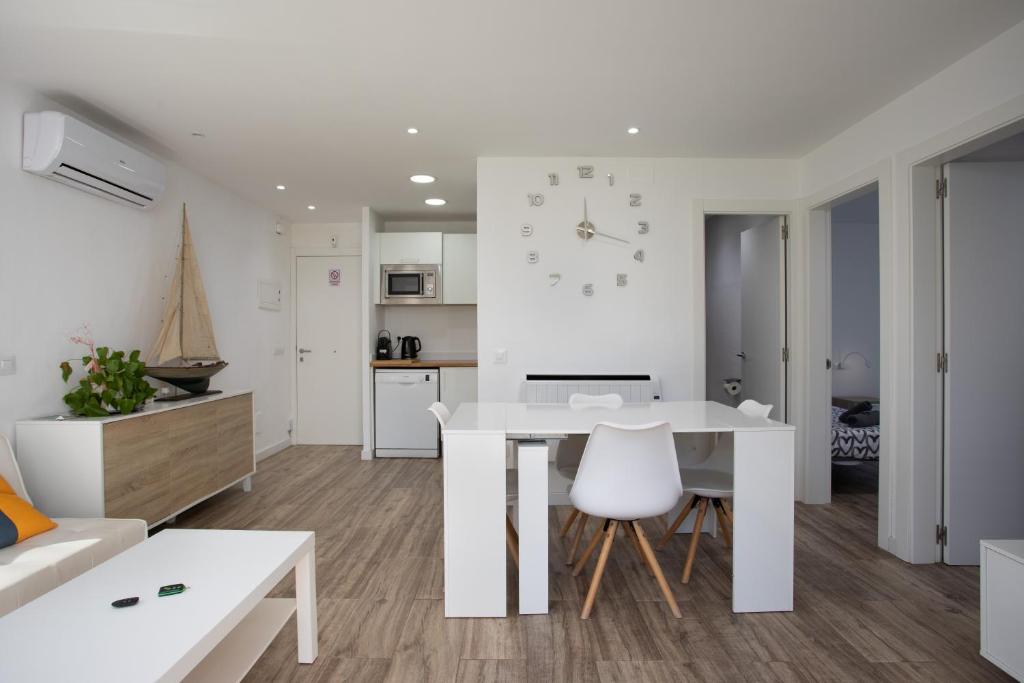 Apartament amb piscina i aparcament - Baixos amb jardinet - 1