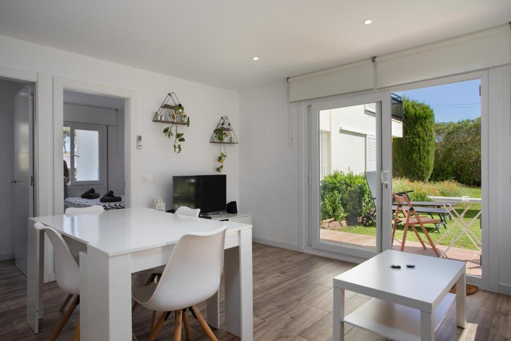 Apartament amb piscina i aparcament - Baixos amb jardinet - 3