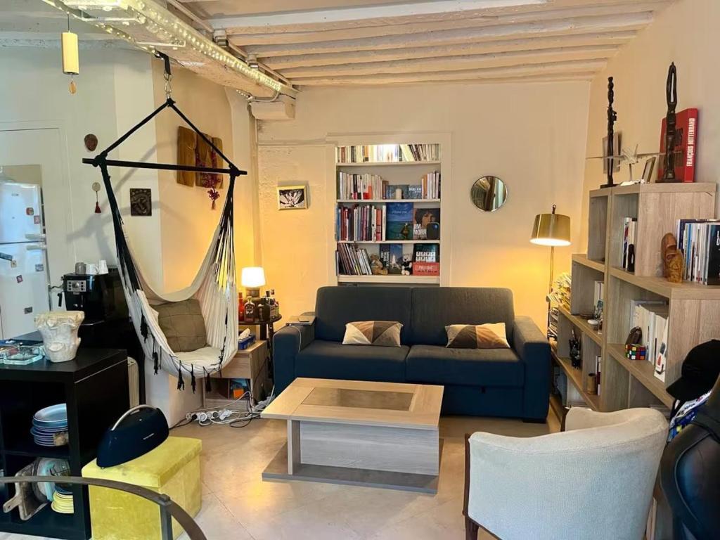 Charming location in Saint-Germain-des-Prés - 3