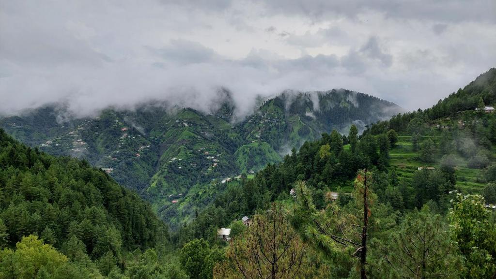 HK Heights - Sunset Valley Retreat, Nathia Gali