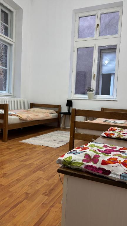 City centre apartment-3 bedroom, Vječna vatra - 2