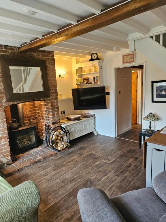 2 Church Path, Earsham