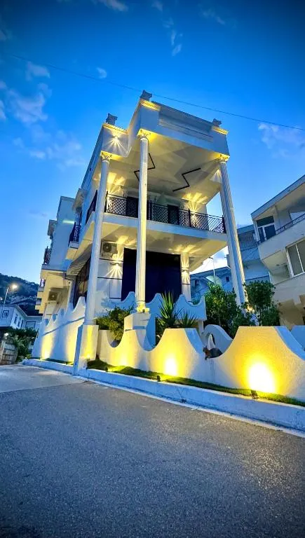 Martin Luxury Hotel, hotell sihtkohas Gjirokastër