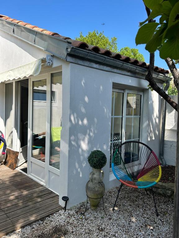Cottage, private terrace in La Rochelle - 2
