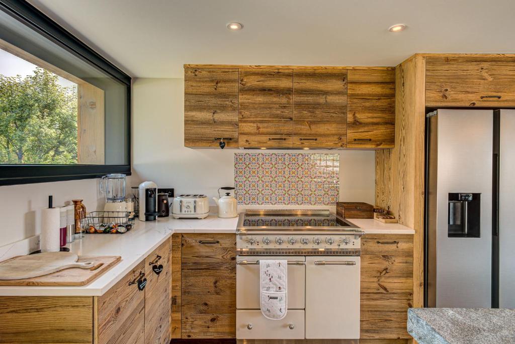 Chalet Papillon, Alpes Agency, Detached Chalet, Les Praz, Sleeps 8-10 - 5