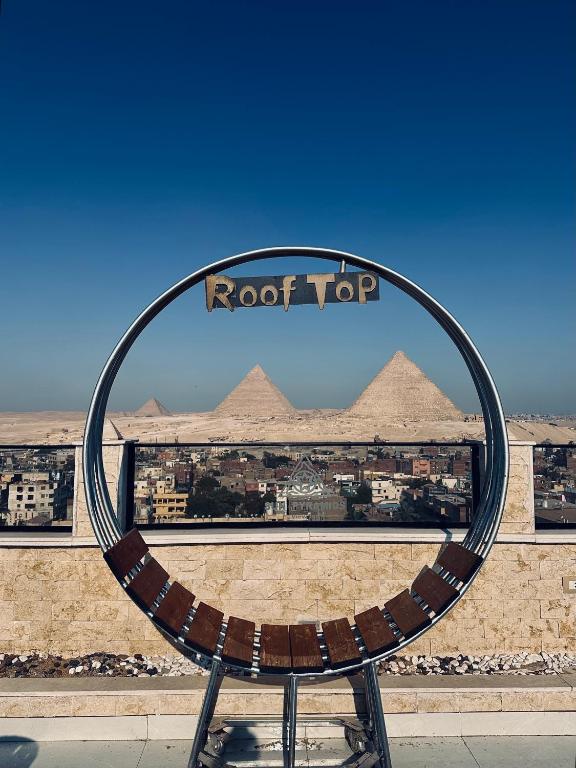 Sunset of Thebes Pyramids View, Káhira