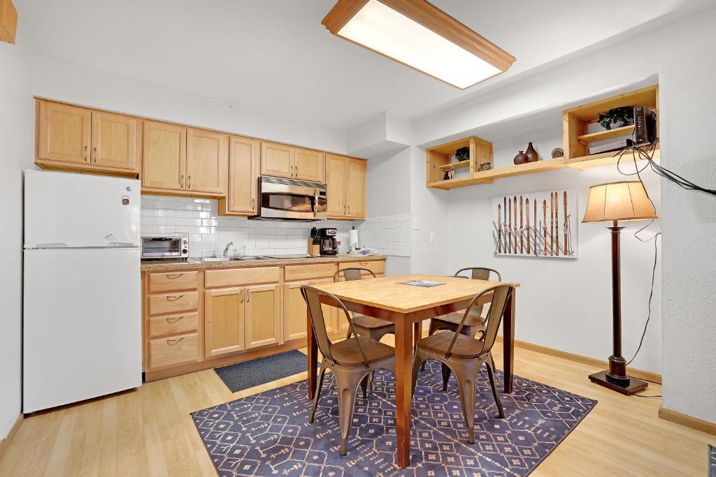 Winterpoint 33B by Ski Country Resorts, Breckenridge