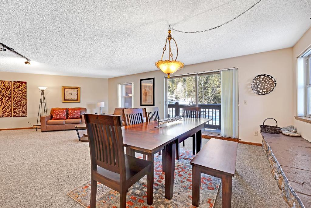 Tyra Summit A2B by Ski Country Resorts, Breckenridge