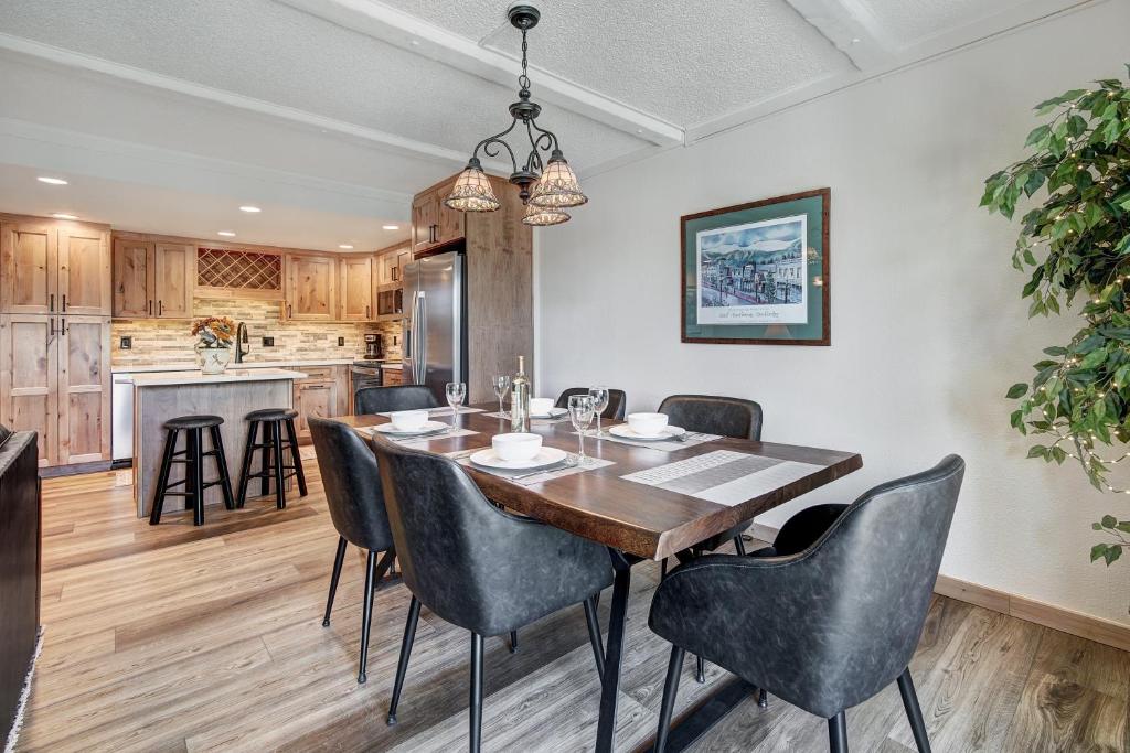 Trails End 502 by Ski Country Resorts, Breckenridge