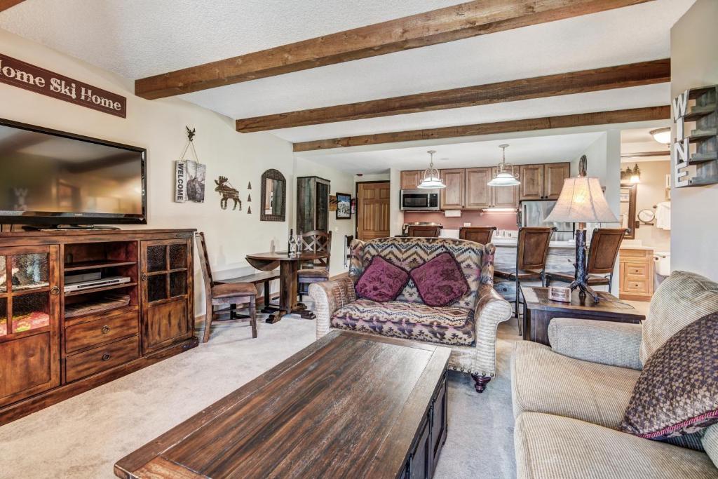 Trails End 413 by Ski Country Resorts, Breckenridge