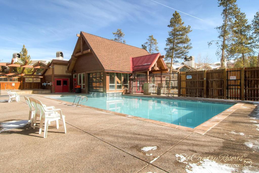 Trails End 405 by Ski Country Resorts, Breckenridge