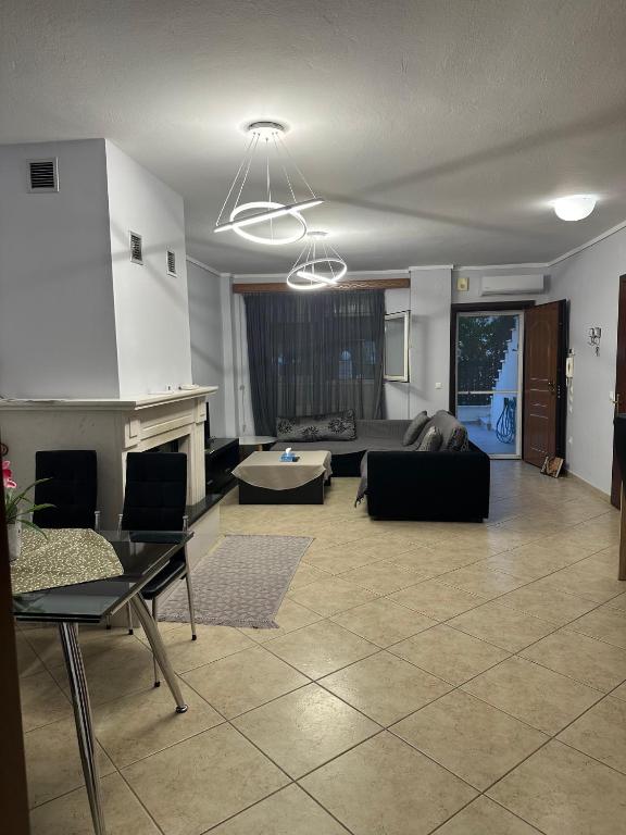 Pefka Apartment, Péfka