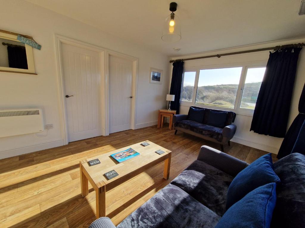 8 The Burrows, Braunton