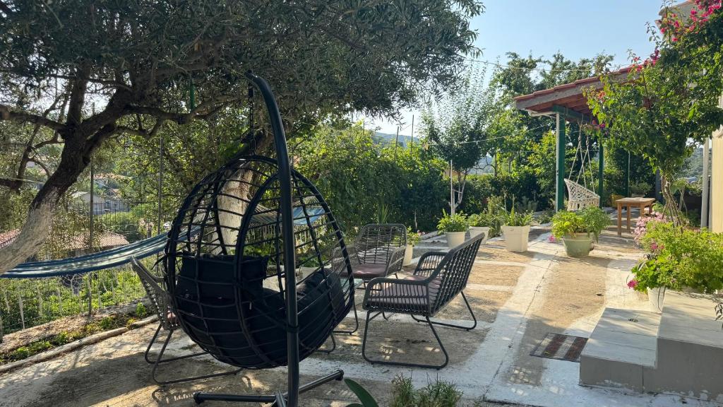 Basil & Guest House, Lazaráta