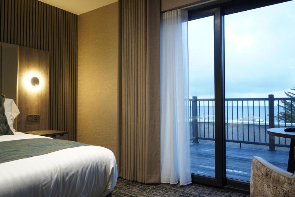 ザ ノウズ ホテル & レストラン (The Knowes Hotel & Restaurant)