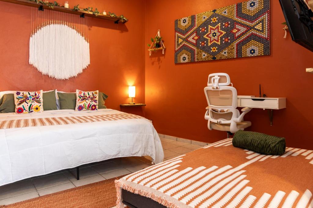 Parking, 6min to Beach & Downtown, High-Speed WiFi, Laundry Service, KingBed, PetsOK, Sayulita