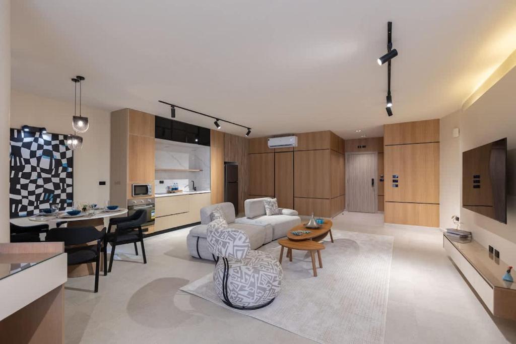 Luxury Smart Studio - King Bed - By Beithady - BH-26-203, New cairo