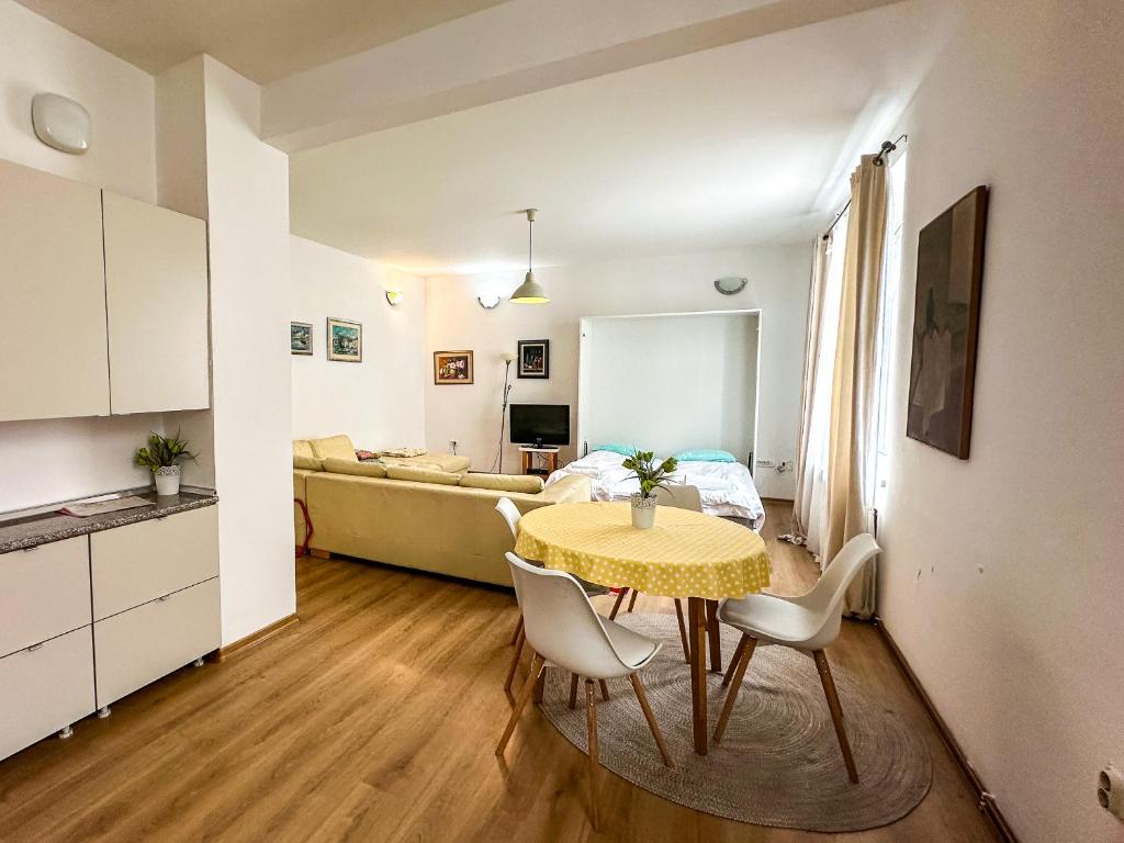 Apartment With Private Parking, Sarajevo