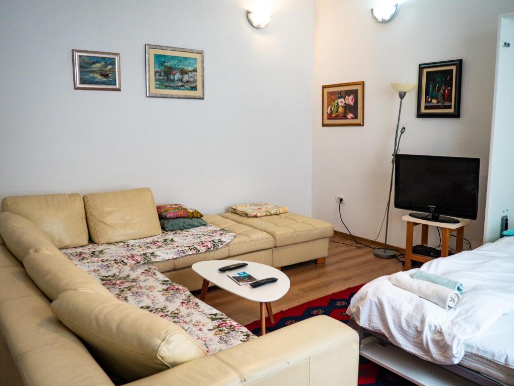 Apartment With Private Parking - 5