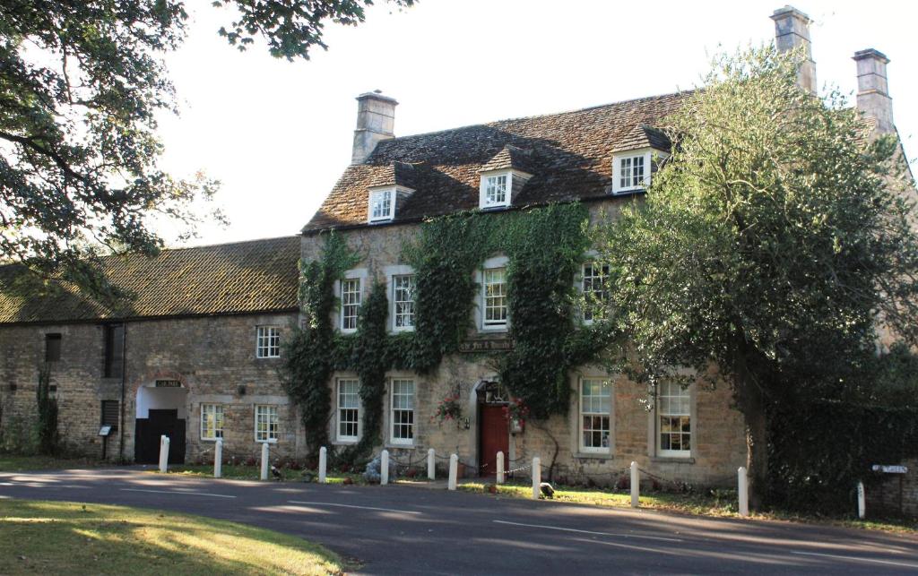 The Fox and Hounds photo