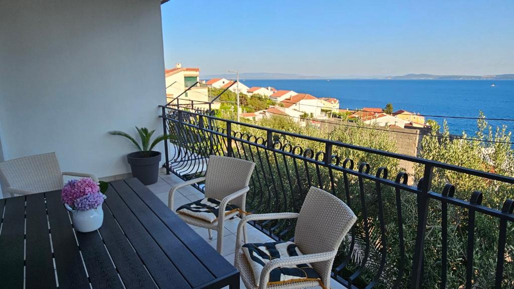 Three Olive Trees Apartment - Okrug, Ciovo Dalmatia, Trogir