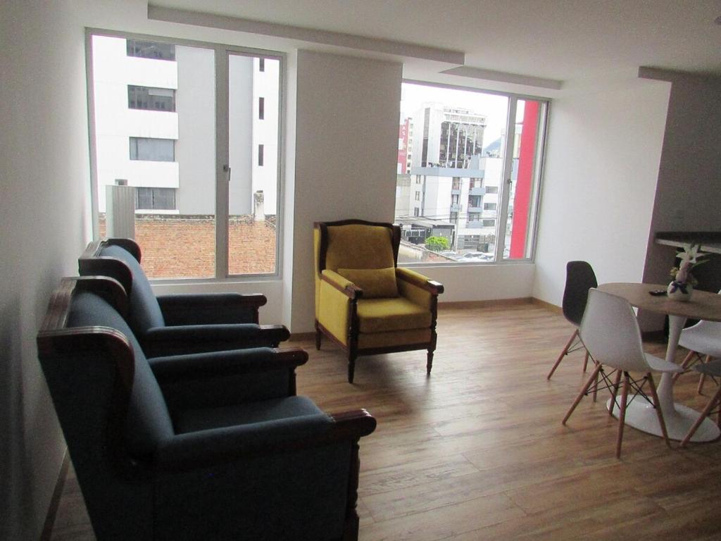 Beautiful suite, north center - 5