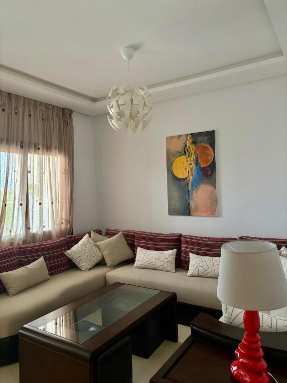 Spacious Apartment ColinaSmir, Mʼdik