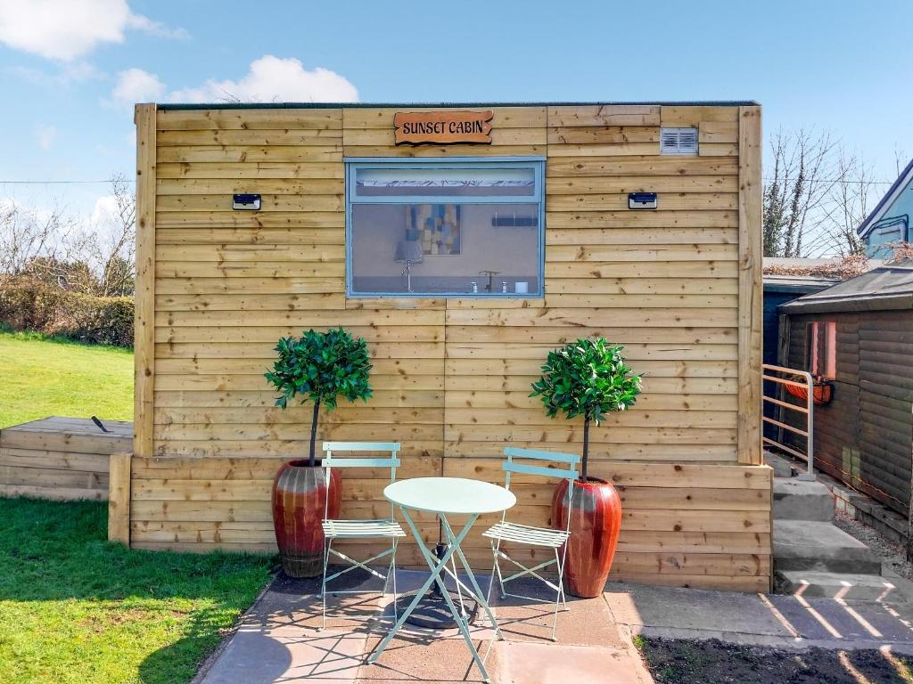 Sunset Cabin, Ormskirk