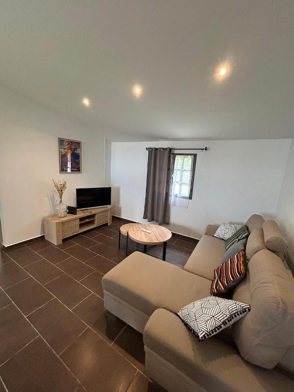 Kasadomia, Le Tampon