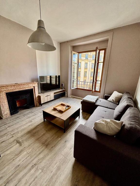 Beautiful Renovated Apartment, Internet, Tram - 1