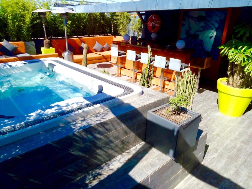 Apartment with Private Rooftop & Jaccuzzi, Marakéš