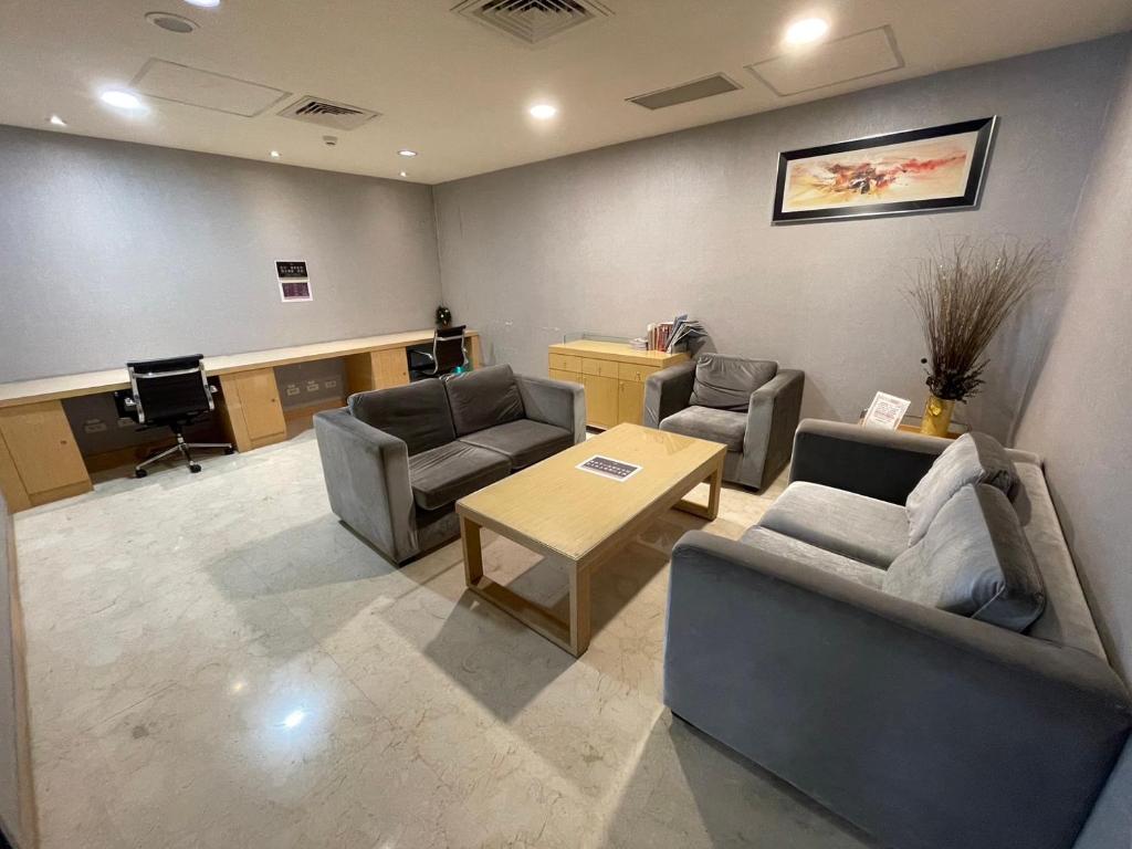 Shared lounge/TV area