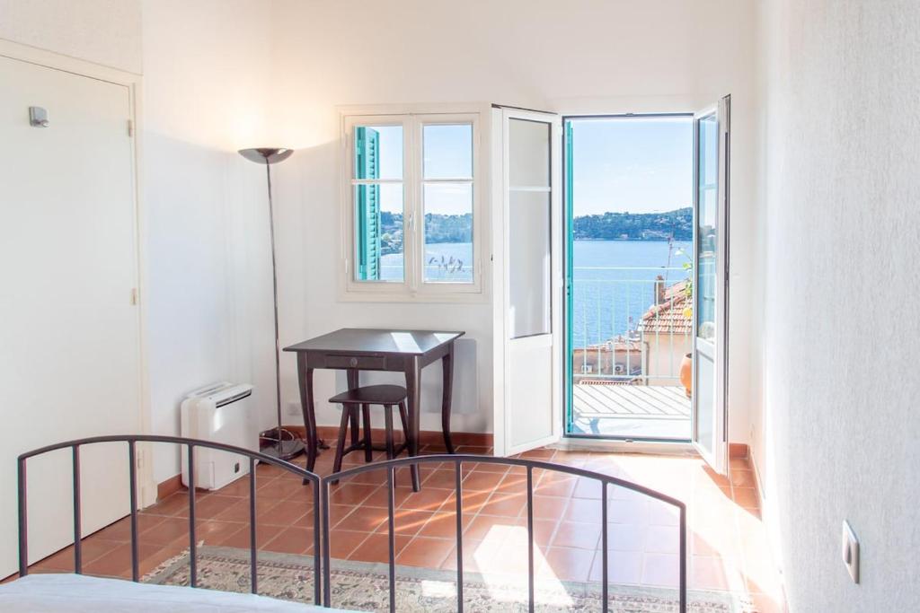 #50 Staywizus - Contesso Duplex - 1BDR, Sea View Terrace & AC - 2