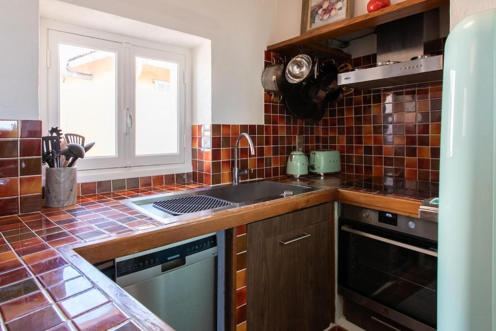 #50 Staywizus - Contesso Duplex - 1BDR, Sea View Terrace & AC - 5