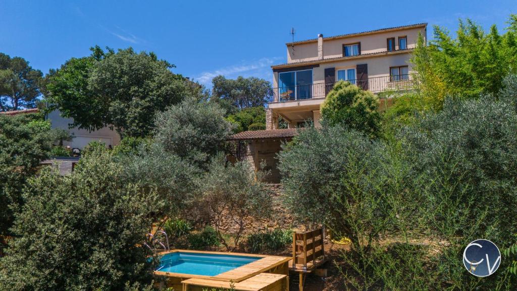 Belle Villa avec Superbe vue, Piscine et Jacuzzi, Bagnols-sur-Ceze