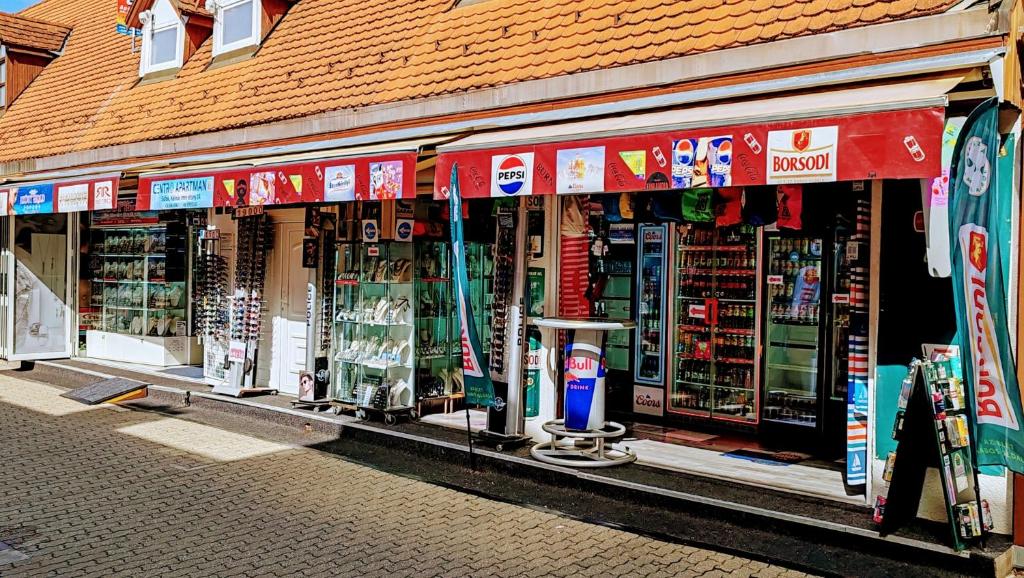 C2 apartman, Siófok