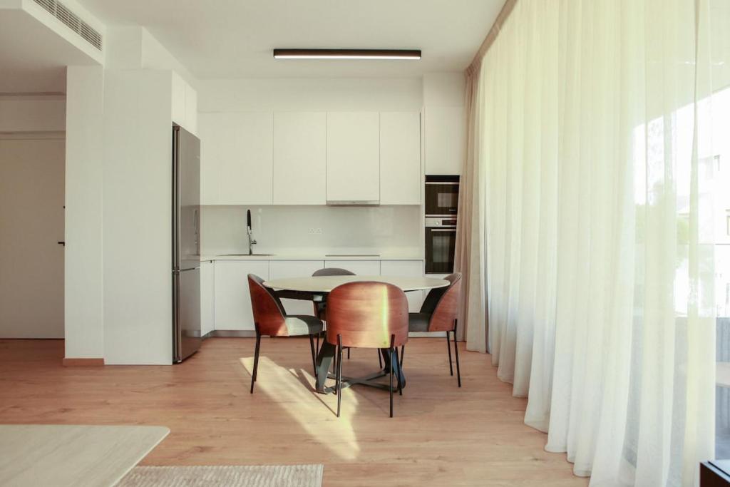 New Modern Apartment & Terrace, Lemesos