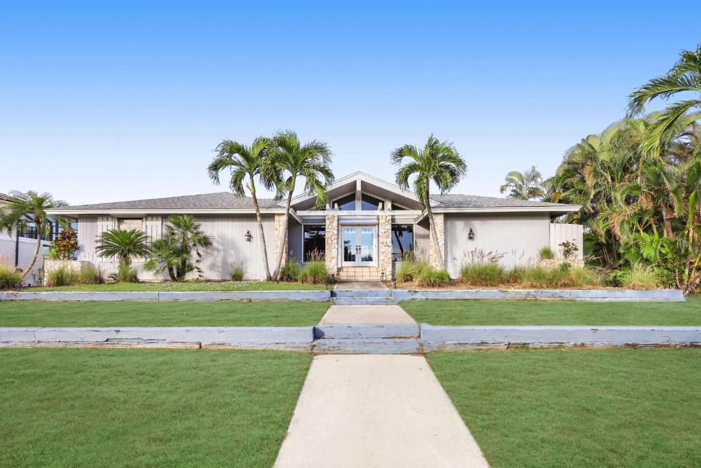 Boater’s paradise with unmatched water views, Marco Island