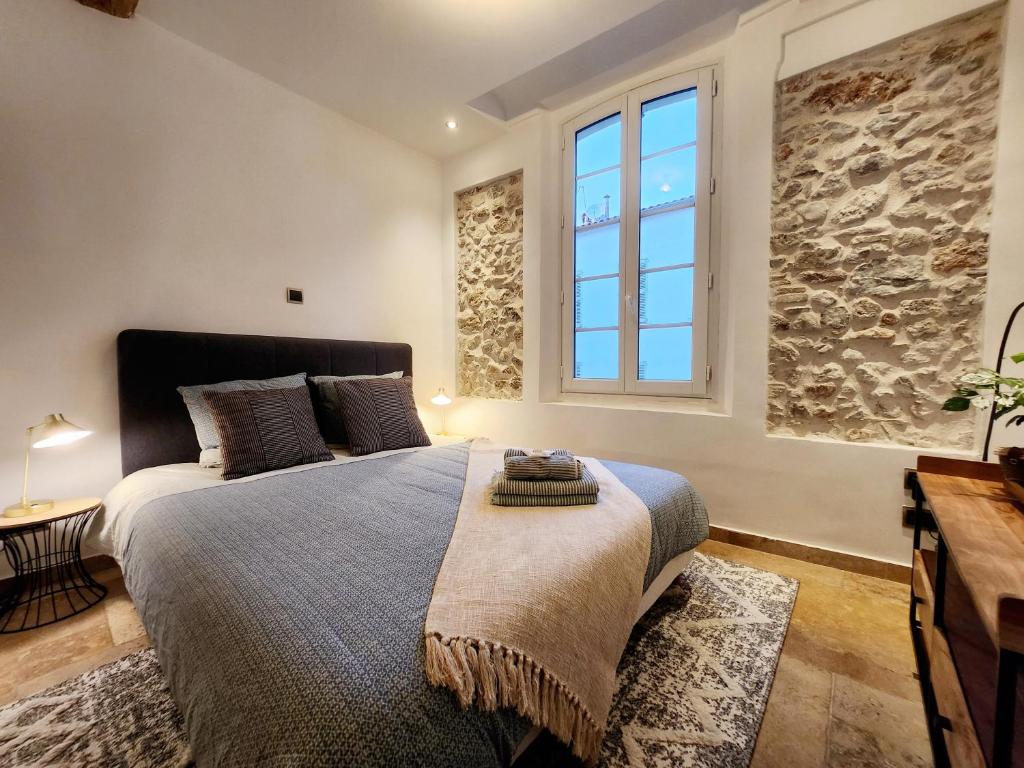 Le Massena Central - Dans le Vieil Antibes, Antibes