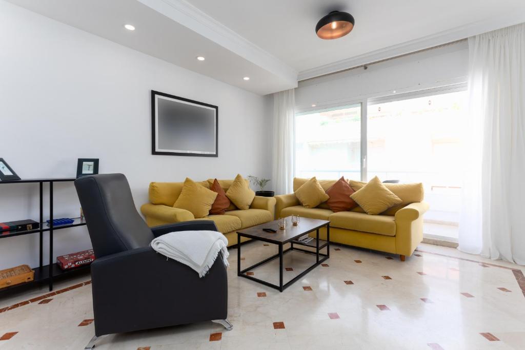 8A MTR - Marbella Temporary Rent Two Bedrooms Apartment Av del Mar, Marbella