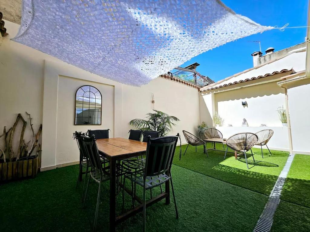 Le Thuret Fleuri - T3 avec Terrasse, Antibes