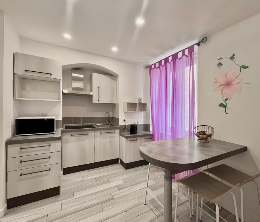 1Dest - Hibiscus Home Arco - 4
