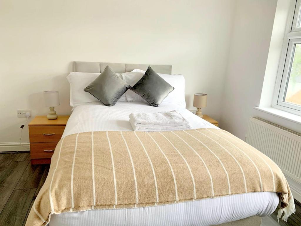 Walton Terrace House in Woking, Woking