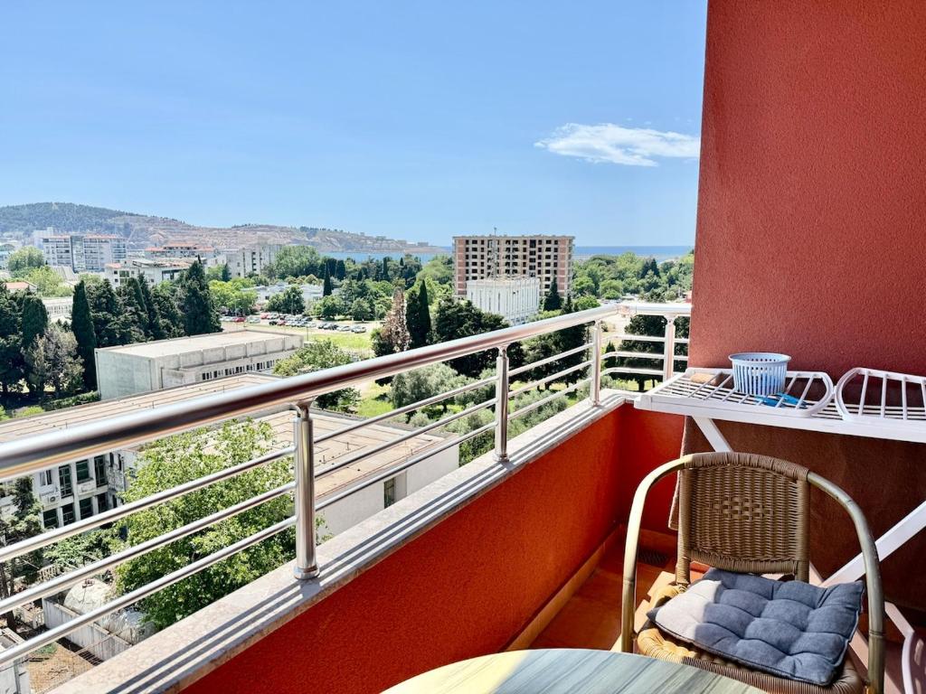 Bar Center Sea View Apartment - 1