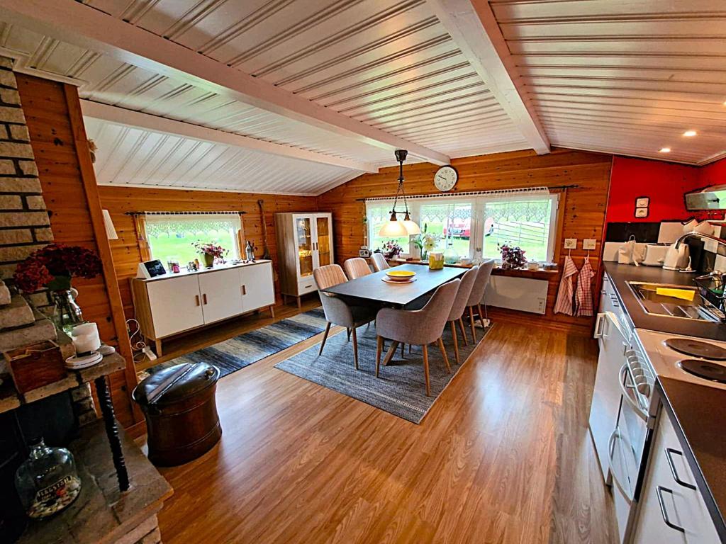 Tines stuga, Krokfors