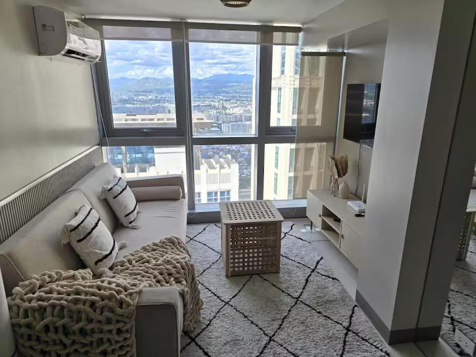 Modern Comfort & Snap Worthy with Pool, Gym & More, Manila