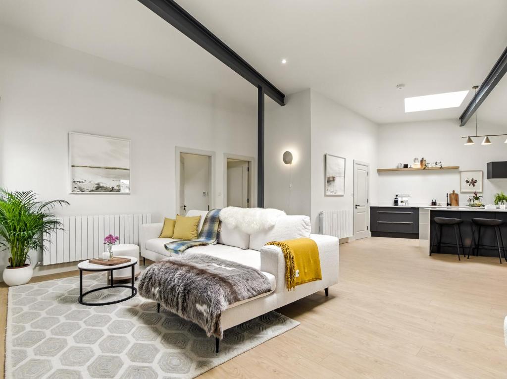 The Warehouse, Clifden, Clifden