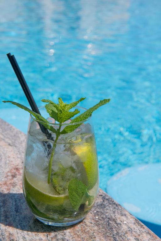 スイミングプール