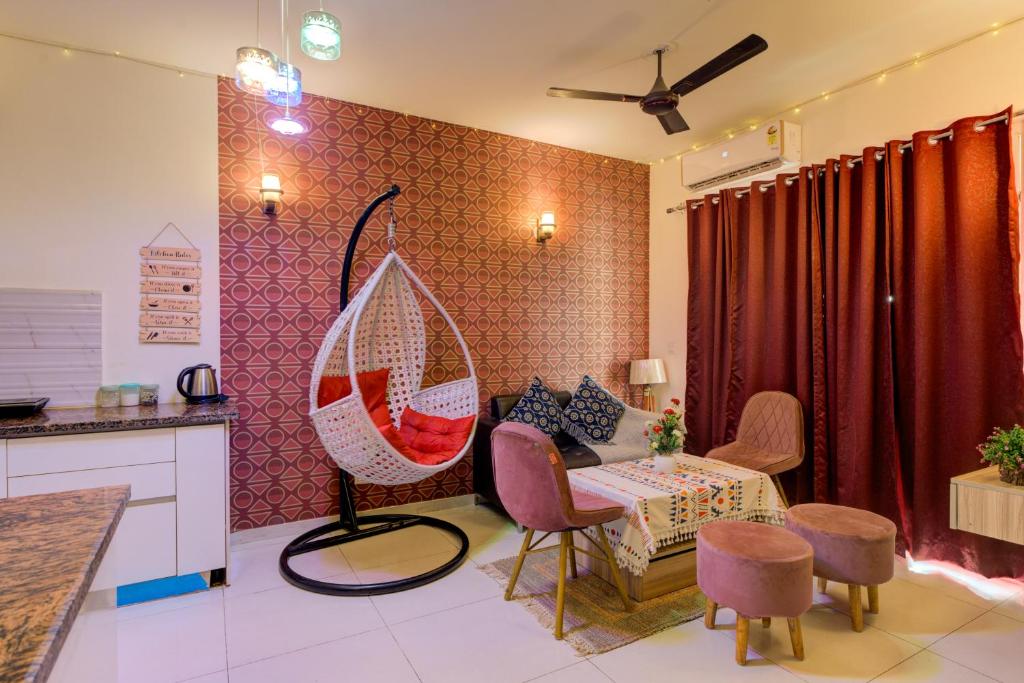 Whispering Willows by Royal rooms, Noida